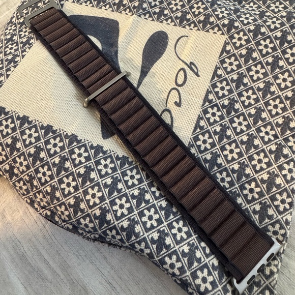 Apple Watch Ultra Alpine Loop - Picture 3 of 3